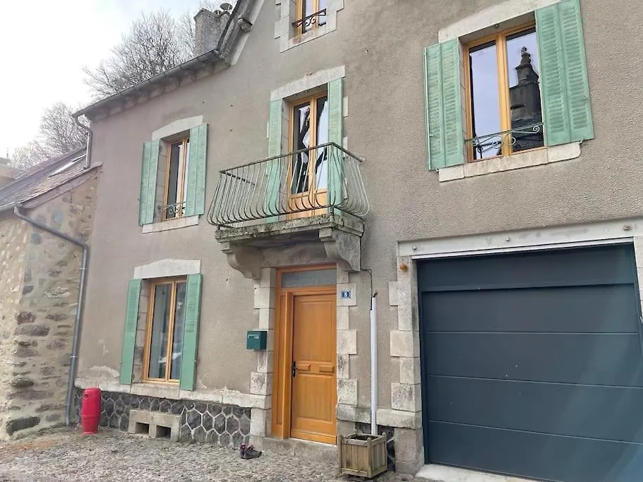 Maison Cantal A Marchastel 15400 Marchastel (Cantal)